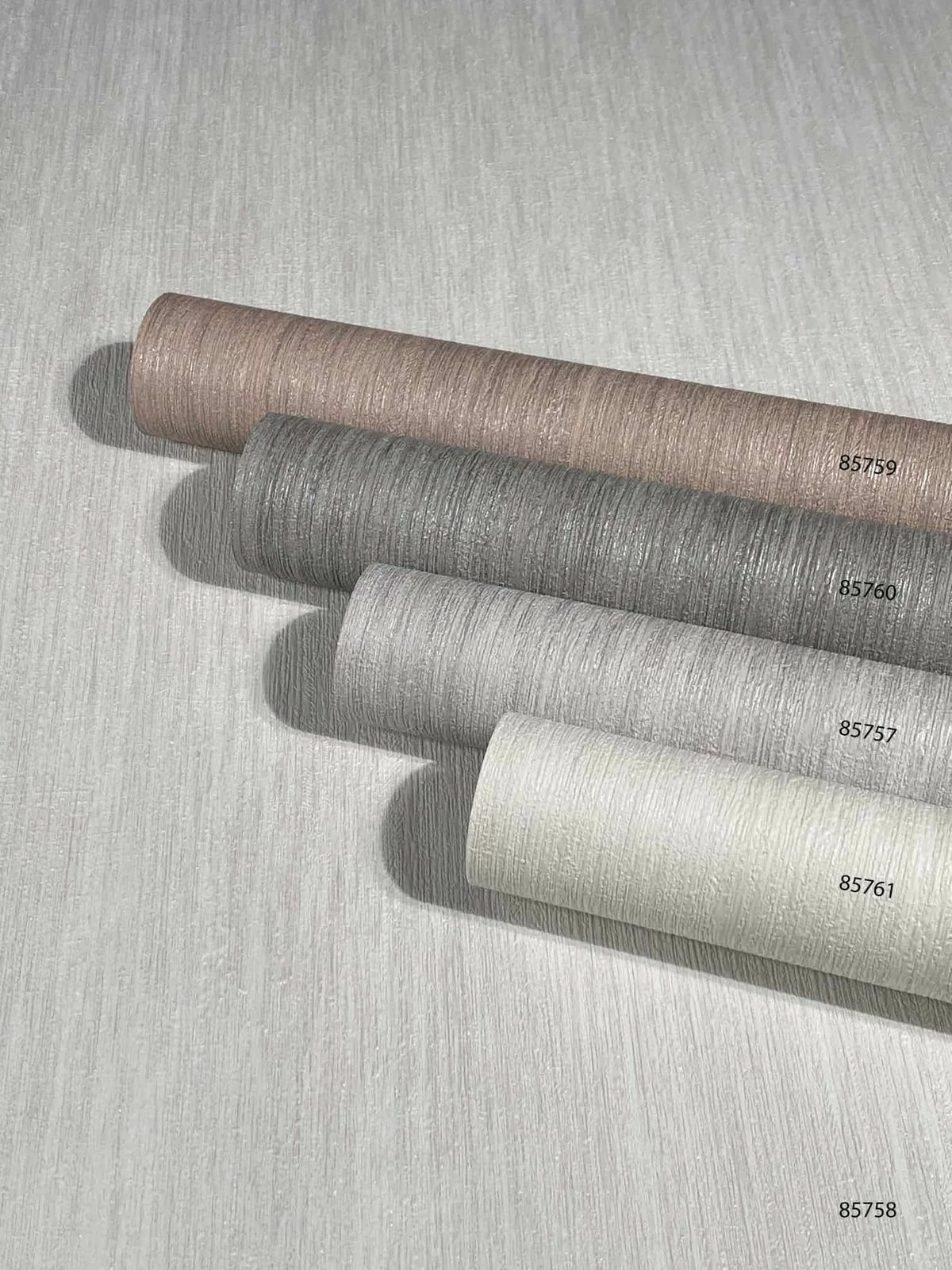 Tapete Vlies Uni Patina Hellgrau Silber Metallic 85757 7 Tapete Vlies Uni Patina Hellgrau Silber Metallic 85757 – Bild 5