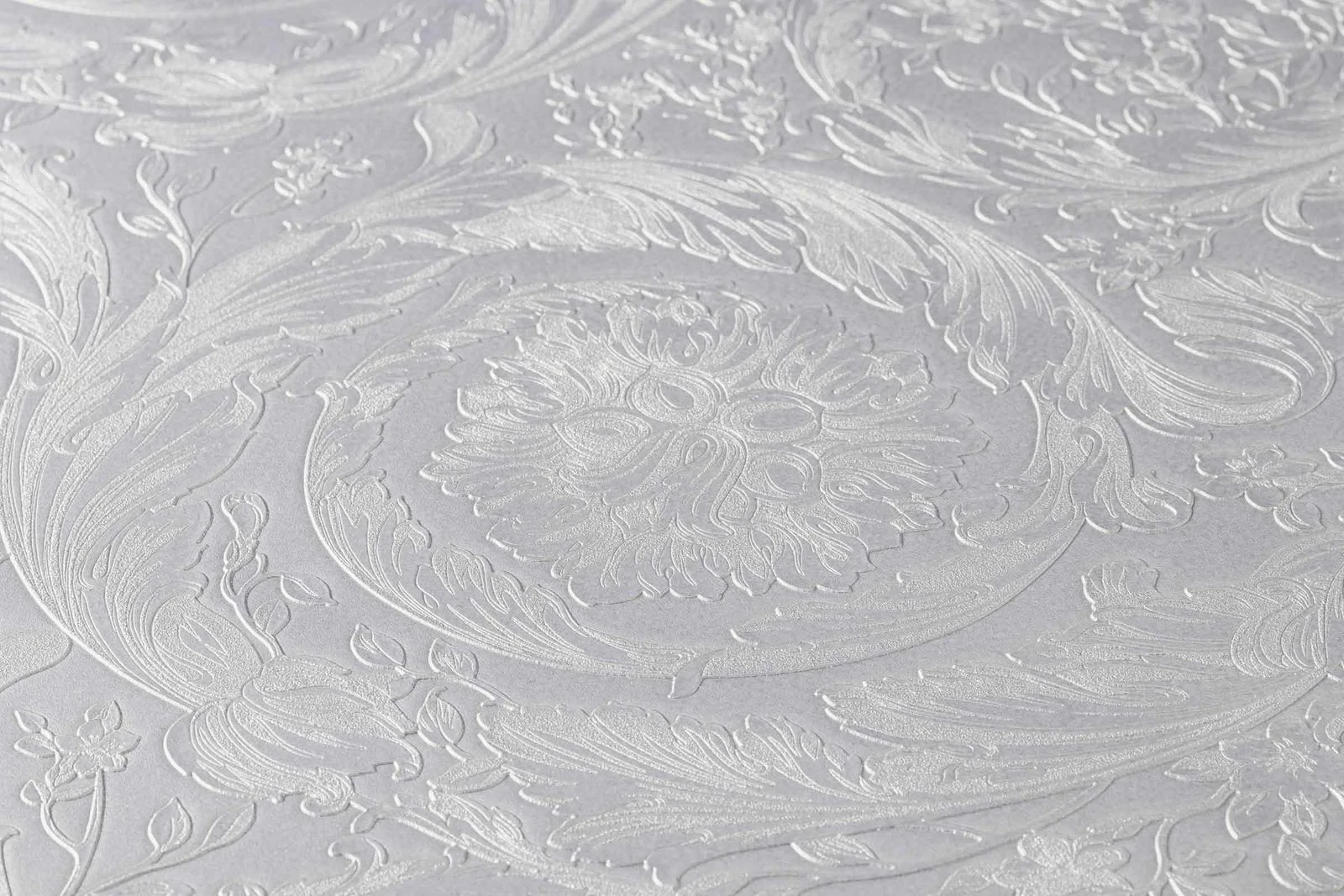 Versace Home Tapete Ornament Silbergrau Metallic 366924 4 Versace Home Tapete Ornament Silbergrau Metallic 366924 – Bild 2