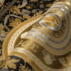 Versace Vliestapete 38705-5 Floral Medusa Schwarz Gold 10 Versace Vliestapete 38705-5 Floral Medusa Schwarz Gold -Orex Verkäufe Vliestapete 38705 5 Floral Medusa Schwarz Gold VERSACE Home Tapete 63213752 1