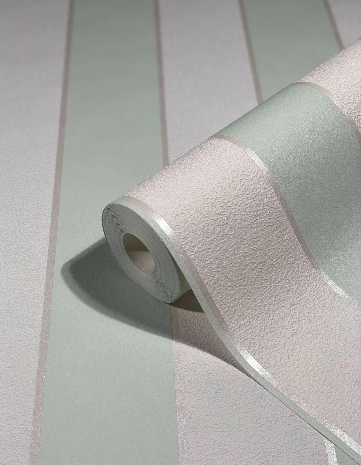 Vliestapete Ivy Streifenmuster Weiß Grün 82312 Novamur 4 Vliestapete Ivy Streifenmuster Weiß Grün 82312 Novamur – Bild 2