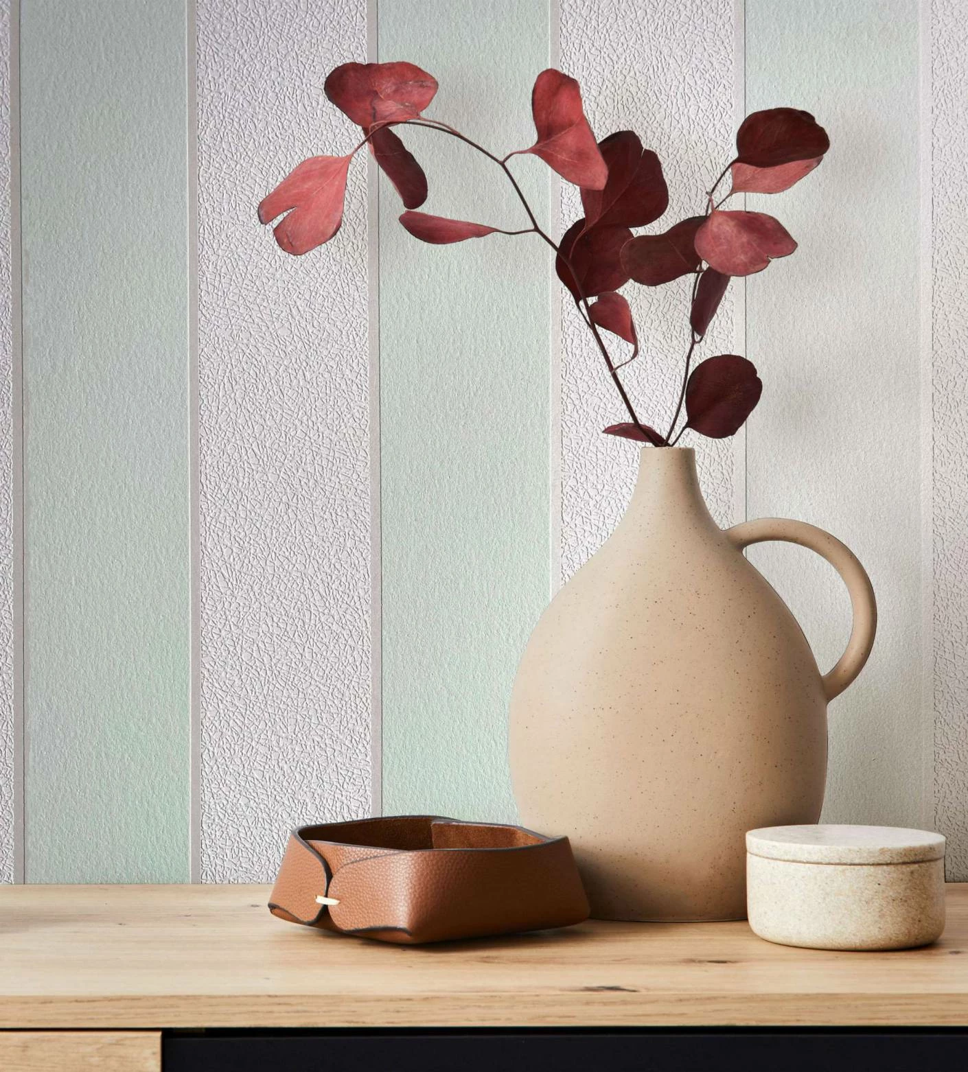 Vliestapete Ivy Streifenmuster Weiß Grün 82312 Novamur 5 Vliestapete Ivy Streifenmuster Weiß Grün 82312 Novamur – Bild 3