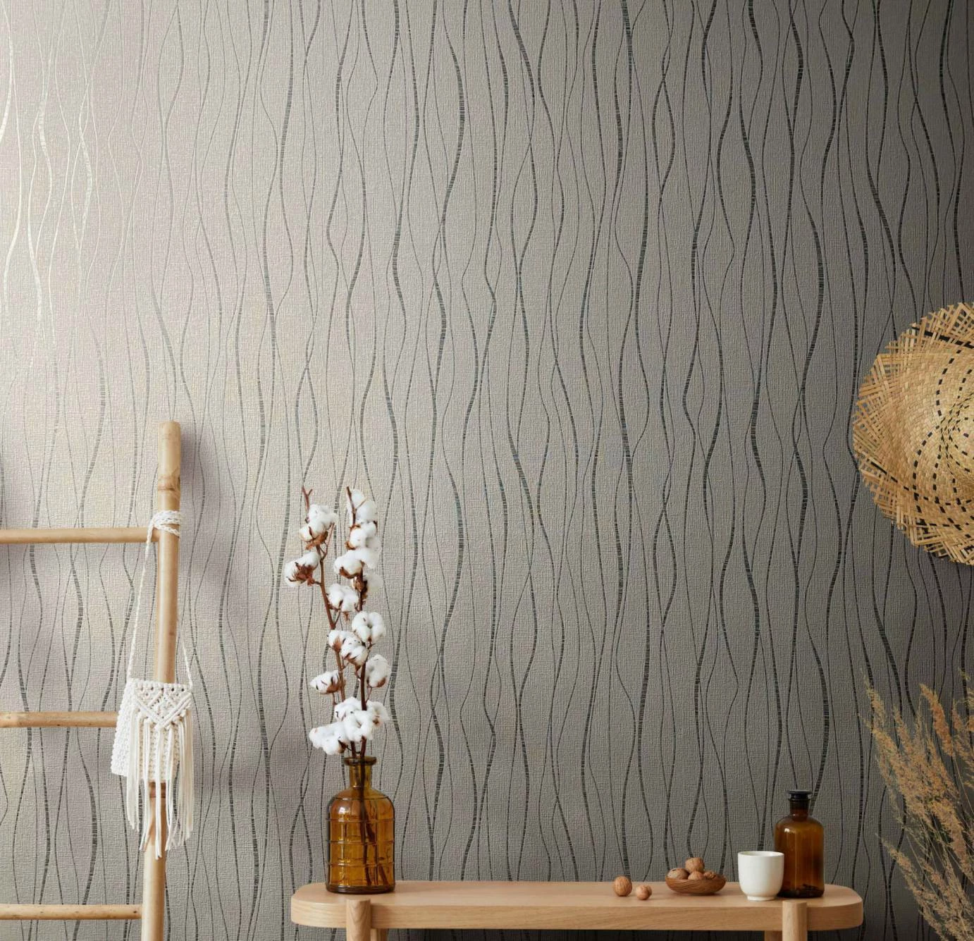 Vliestapete Ivy Wellen Grau 82320 Novamur 5 Vliestapete Ivy Wellen Grau 82320 Novamur – Bild 3